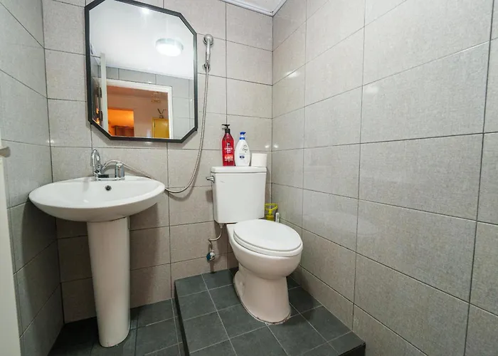 3-gu&anne House Hongdae 6room & 4bath House *