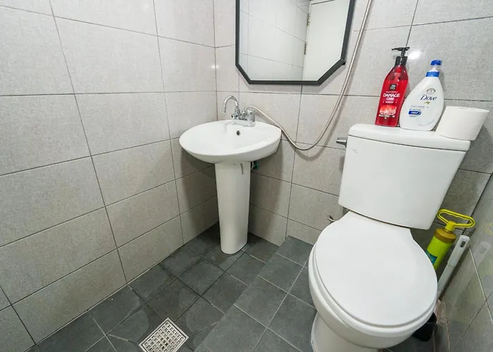 3-gu&anne House Hongdae 6room & 4bath House 아파트