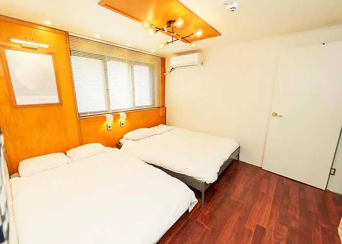 아파트 3-gu&anne House Hongdae 6room & 4bath House *