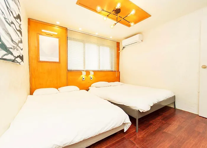 아파트 3-gu&anne House Hongdae 6room & 4bath House