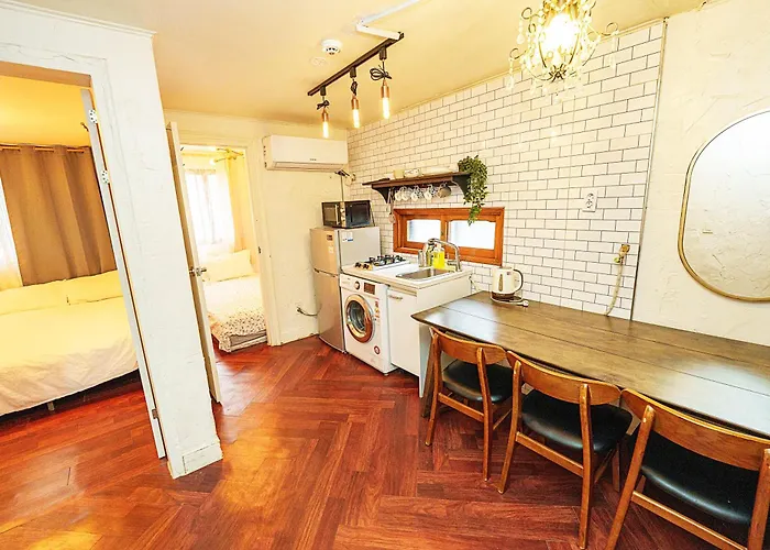 3-gu&anne House Hongdae 6room & 4bath House *