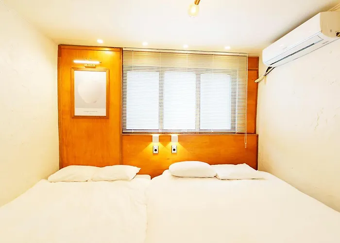 3-gu&anne House Hongdae 6room & 4bath House 아파트