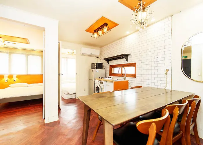 3-gu&anne House Hongdae 6room & 4bath House