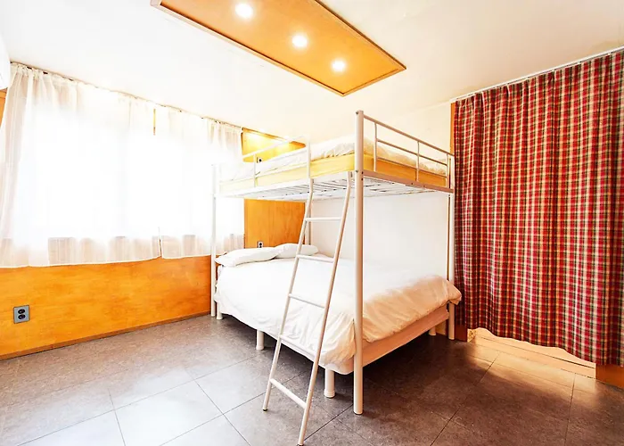 아파트 3-gu&anne House Hongdae 6room & 4bath House