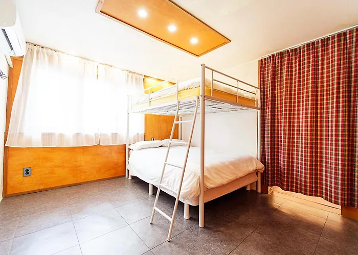 3-gu&anne House Hongdae 6room & 4bath House 아파트 *