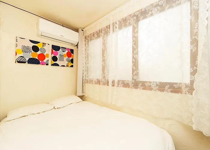 3-gu&anne House Hongdae 6room & 4bath House 아파트