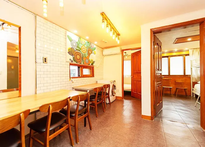아파트 3-gu&anne House Hongdae 6room & 4bath House *
