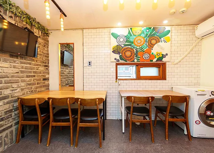 3-gu&anne House Hongdae 6room & 4bath House *
